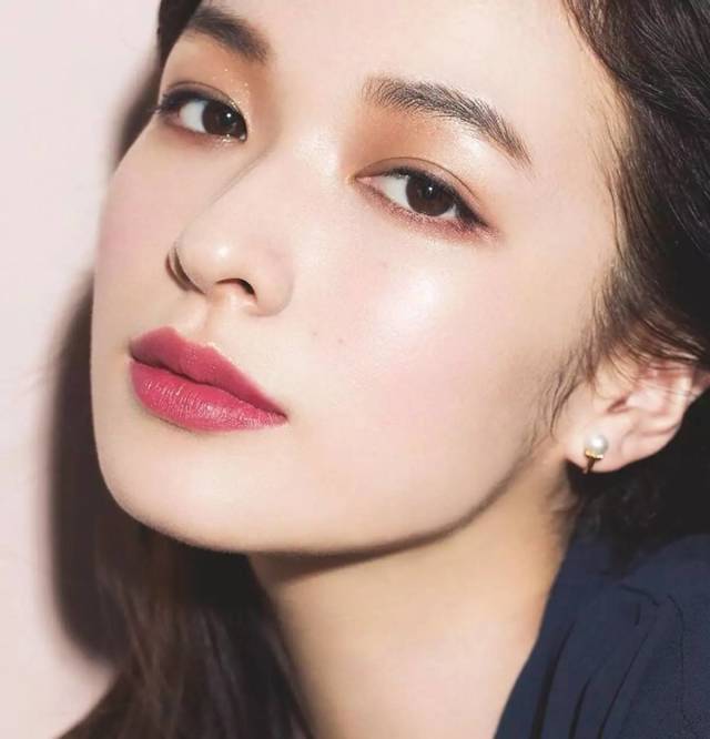 bb霜的正确使用方法,bb霜跟粉底液使用步骤