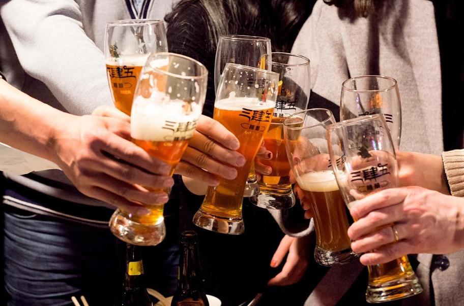 喝啤酒有什么技巧能不喝醉,喝啤酒技巧不易醉