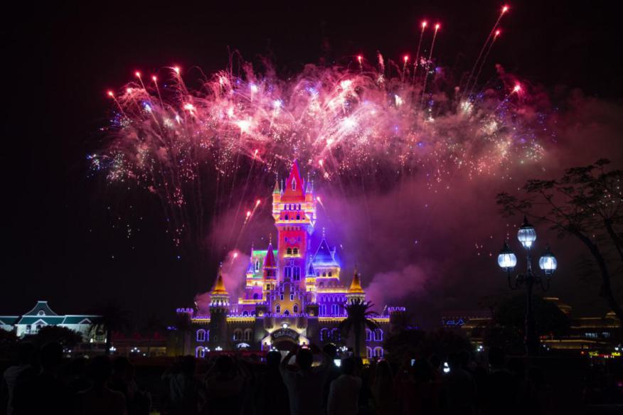 中秋出游家庭唱主角，厦门方特为何备受青睐？现场盛况多图曝光