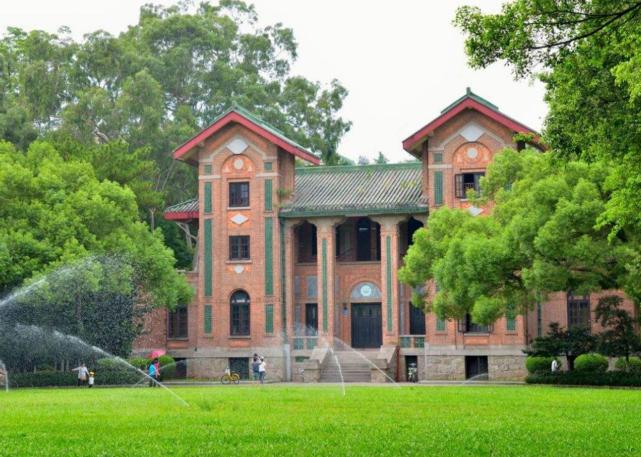 医学类最吃香的三个专业，毕业后薪资待遇高，很多医院抢着要