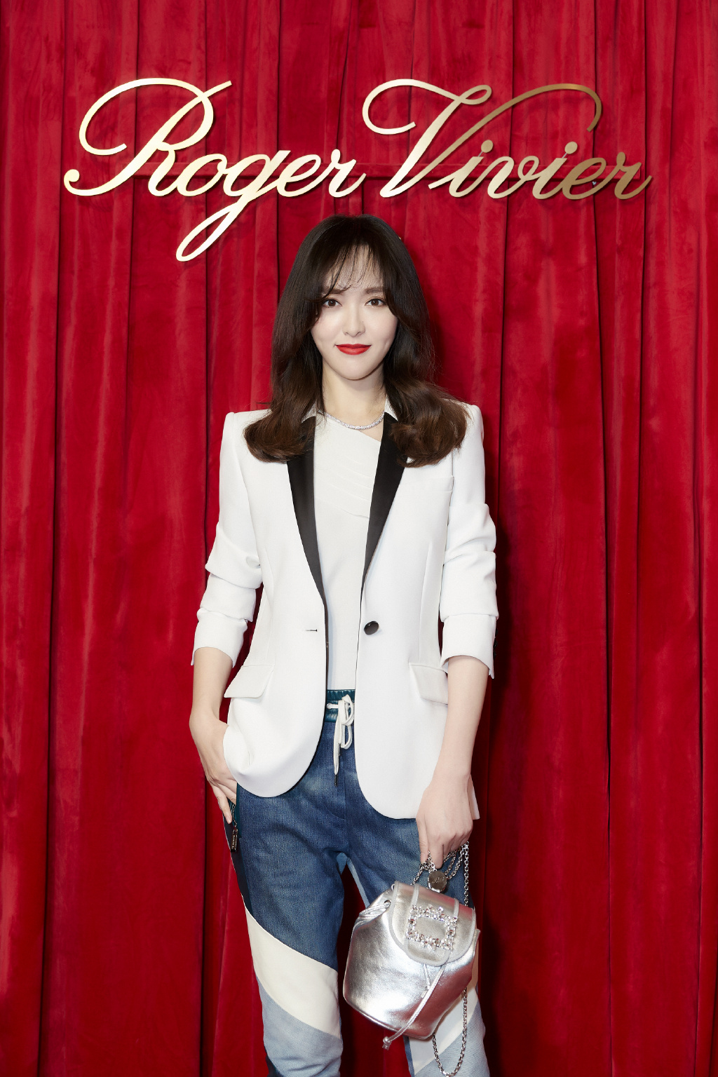 唐嫣穿黑色长裙半露香肩美翻天,唐嫣很仙的造型