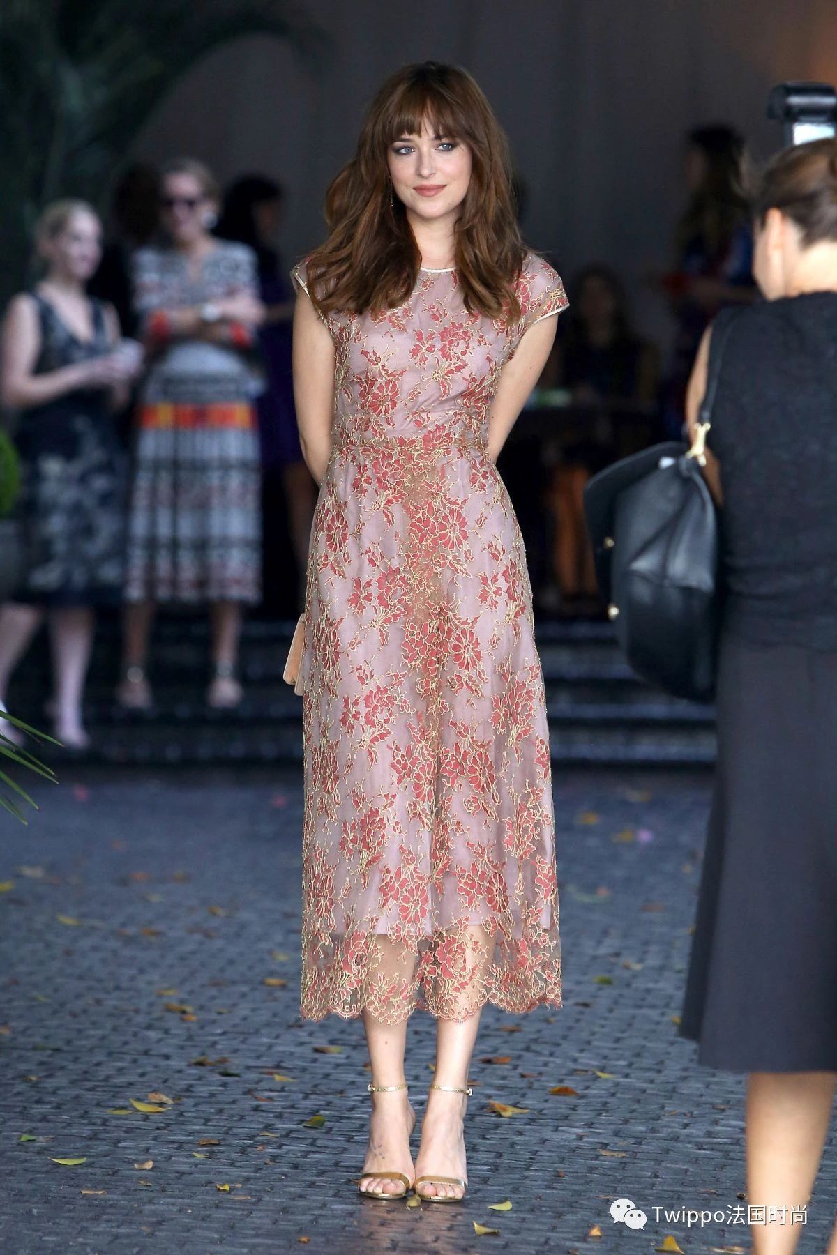 不用瘦成纸片人，身材匀称就是一种大方高级的美