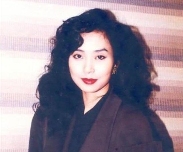 邝美云是个怎样的人,邝美云和周大福