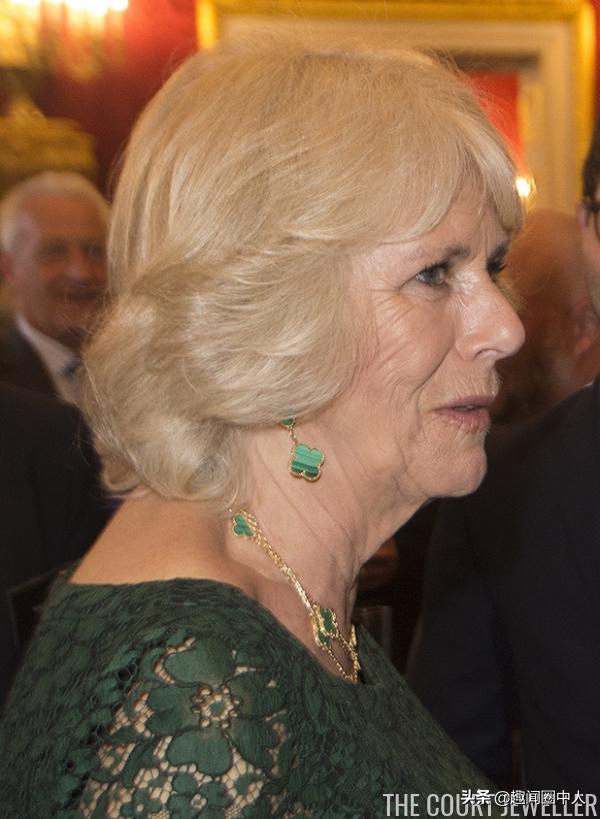 明星戴梵克雅宝四叶草,梵克雅宝四叶草博主