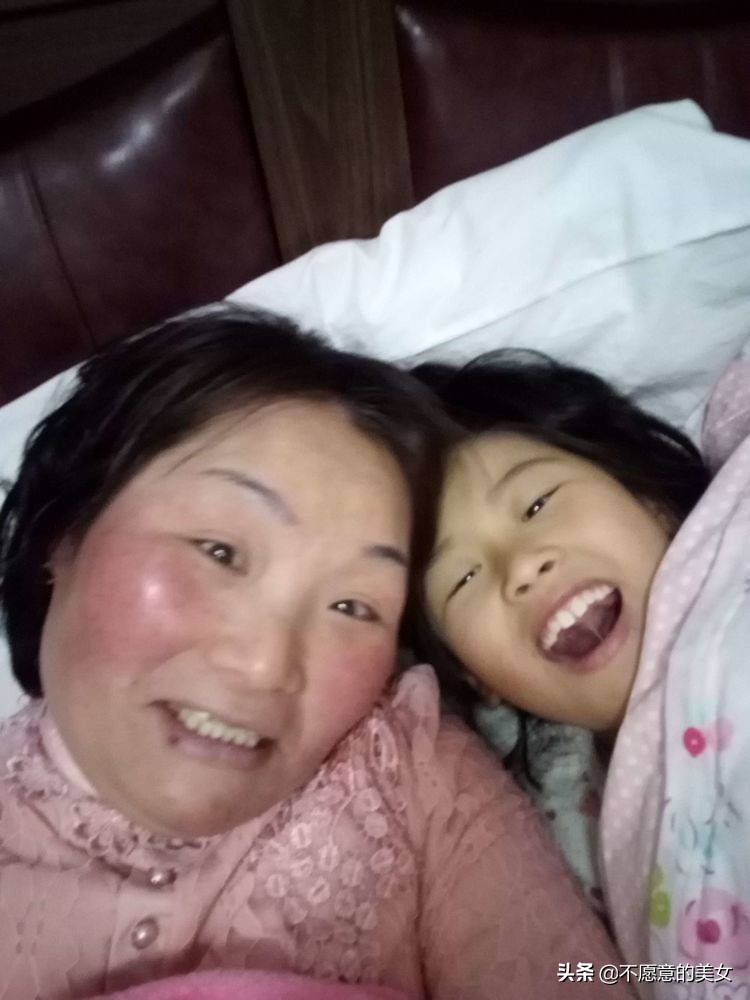 可爱的少妇自拍越来越丰满越来越成熟了