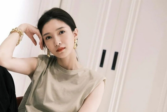 乔欣的迷你包包是什么品牌,乔欣最近有什么剧