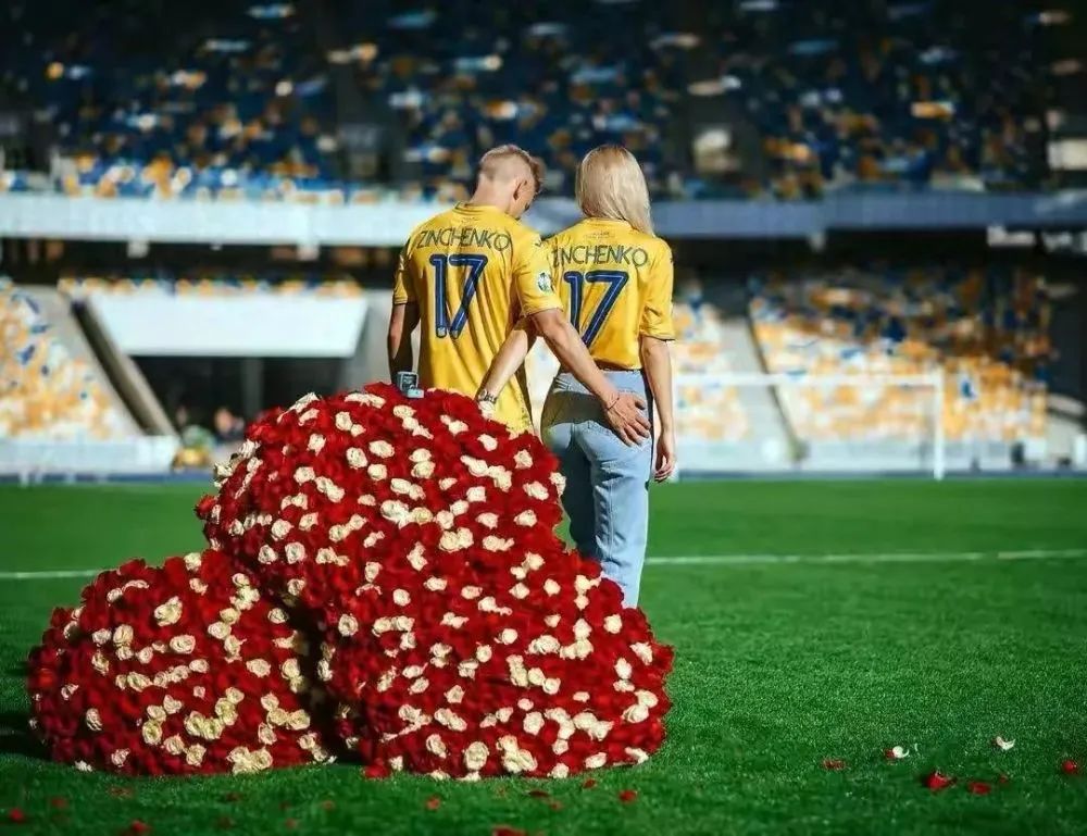 欧洲杯“最撩人”10大球星女伴：大都是超模，C罗女友曾当过保姆