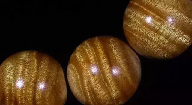 男人佩戴手串有什么好处,男人适合佩戴什么手串念珠