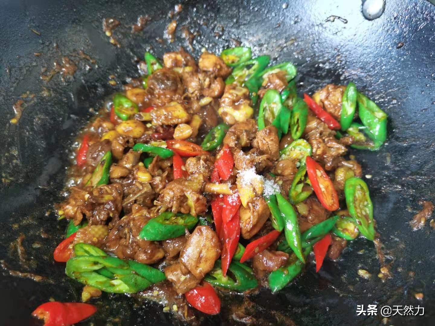 炒鸡怎么做不腥又好吃,炒鸡怎么做才能又香又嫩