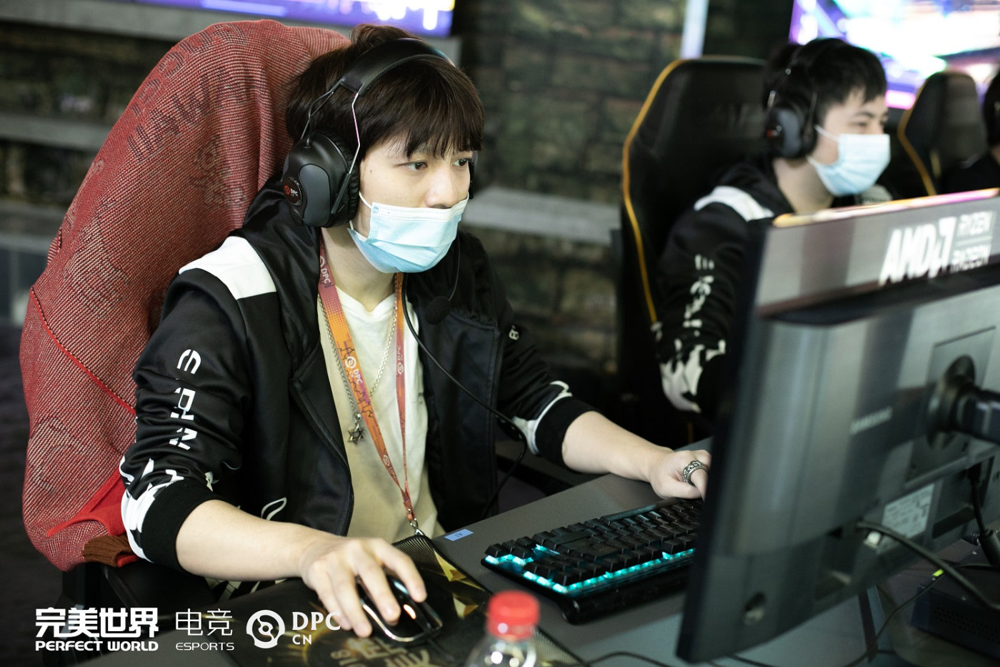 ig让一追二战胜v5视频第一局,18年ig对战lgd比赛完整视频