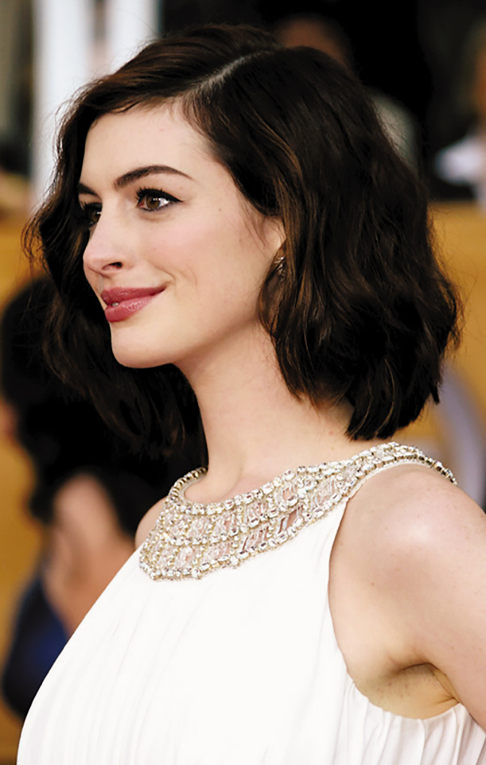 穿普拉达的女王安妮海瑟薇头像,安妮海瑟薇穿普拉达的女王香奈儿