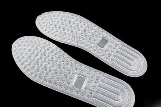 耐克气垫要买大一号吗,耐克气垫鞋适合大体重吗