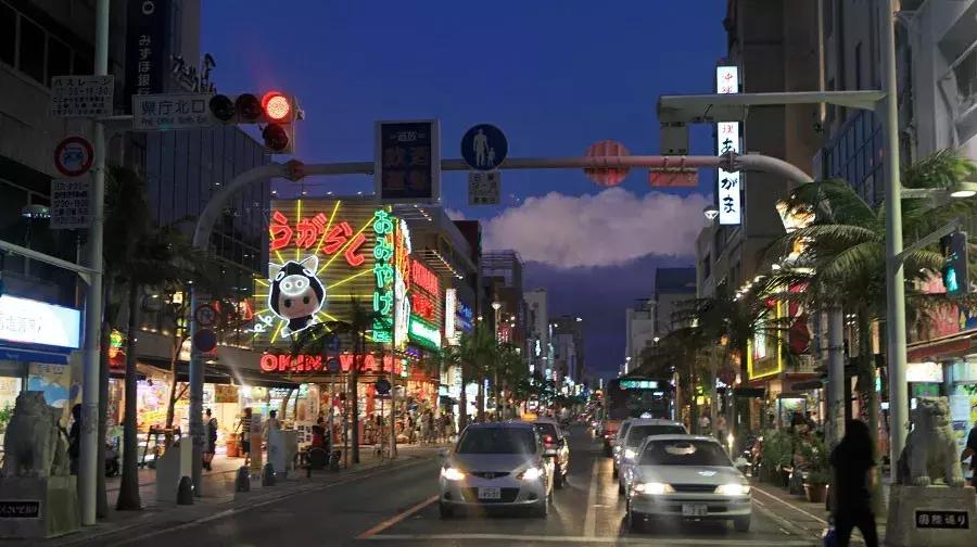 恋恋冲绳丨有一种海水的蓝，叫做“果冻蓝”