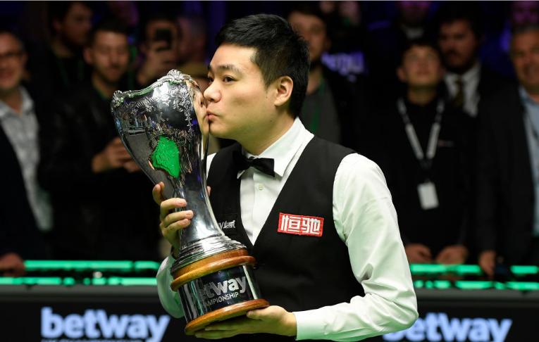 丁俊晖打破十年不赢罗伯逊,细数丁俊晖5大最难破的纪录