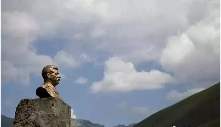 世人喝法国波尔多，法国人却喝斯大林故乡的酒