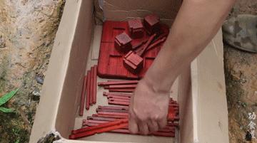 中国宝藏爷爷靠玩木头火到国外了,中国宝藏爷爷玩木头火到国外了