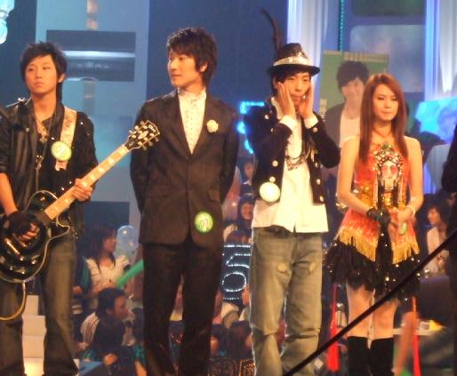 李承铉安以轩同居了吗,戚薇李承铉安以轩什么关系