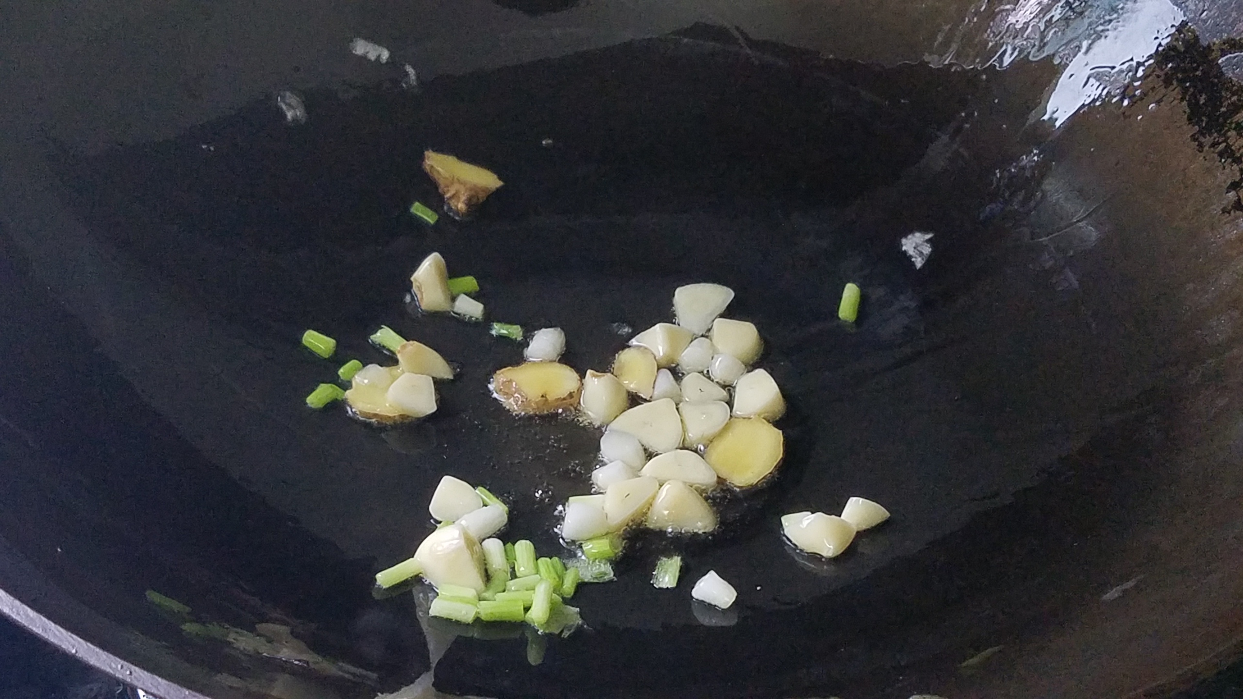 老东北美食虾仁豆腐家常做法,营养十足美味十足的虾仁豆腐