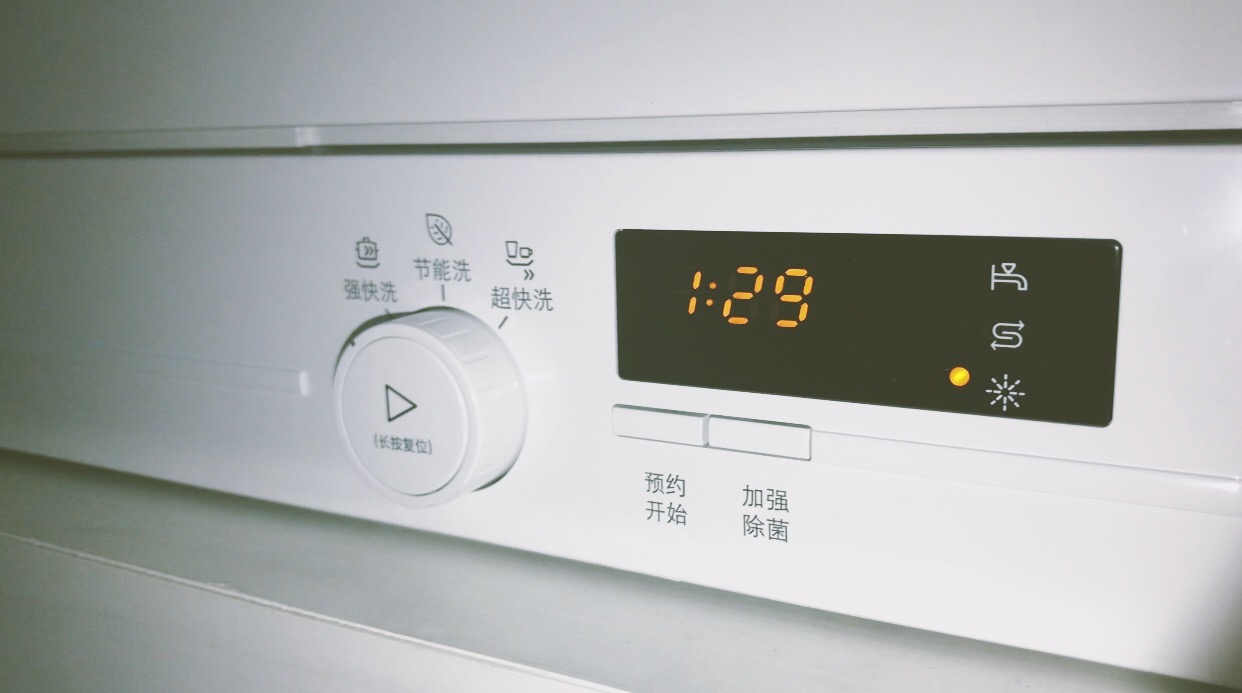 卡萨帝和西门子洗碗机深度测评,无需橱柜改造的洗碗机