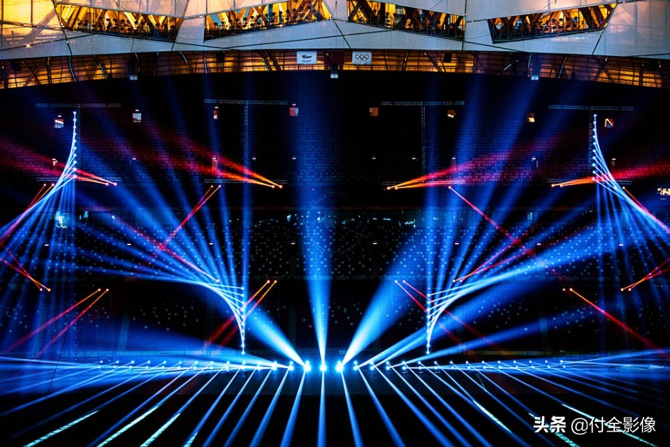 鸟巢沸腾瞬间,鸟巢合唱爱如潮水