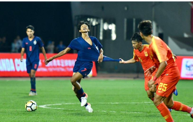 梅西开场81秒破门致敬国足,盲人国足的超强任意球