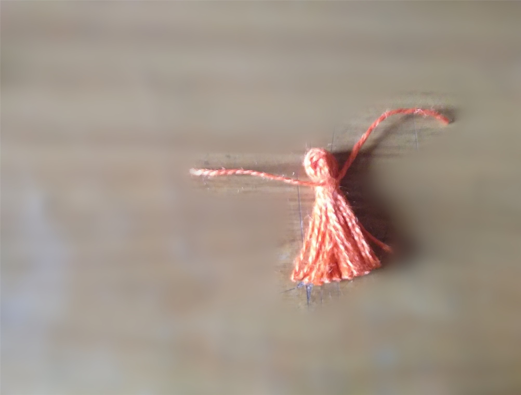 手把手教你用瓶盖做灯笼教程,100个瓶盖大灯笼制作大全