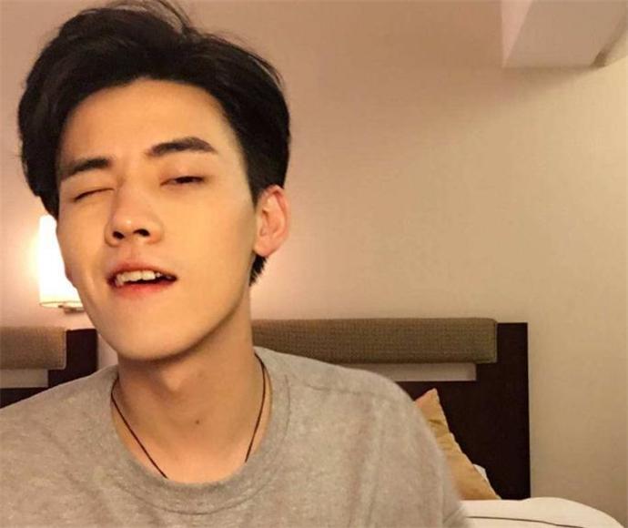 余景天回应粉丝应援,余景天粉丝后援会为什么要battle