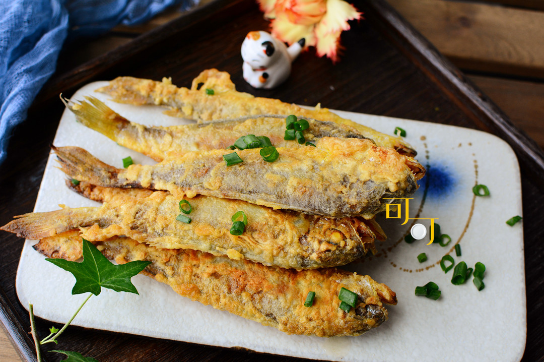 家常小黄鱼油炸,小黄鱼做法少油