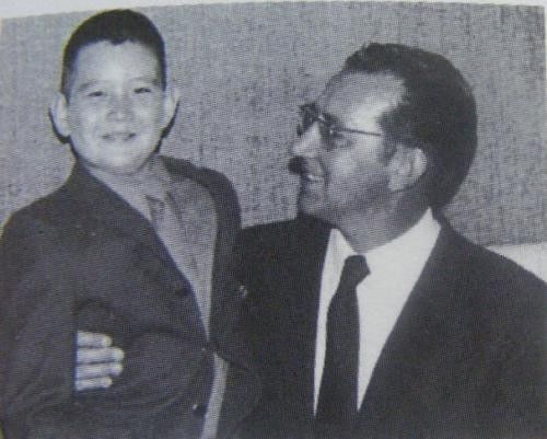 57岁费翔和母亲照片图文,费翔梦里的照片