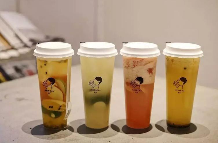 90后小伙变成甜品店主,江西90后小伙开奶茶店