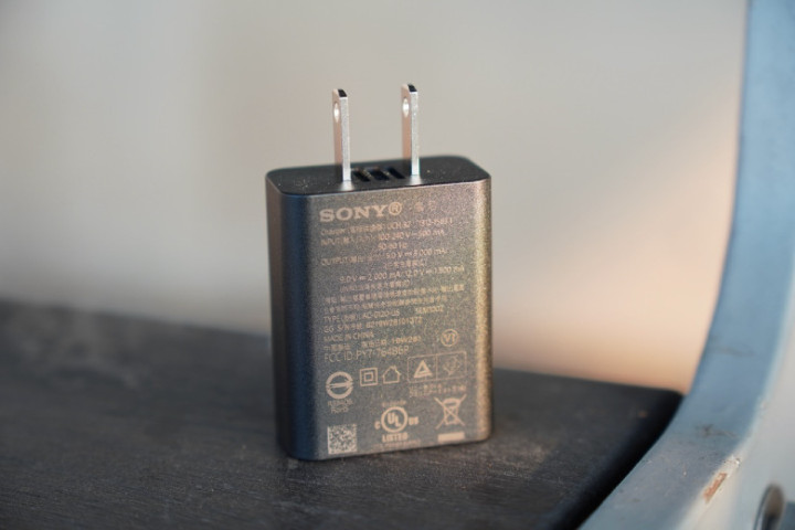 一部美到犯罪的手机，对不起，索尼已经很久没让我这么兴奋了