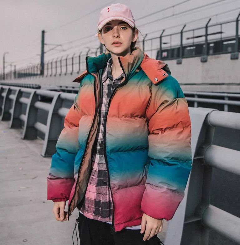 杨颖穿过的羽绒服品牌,杨颖穿的羽绒服