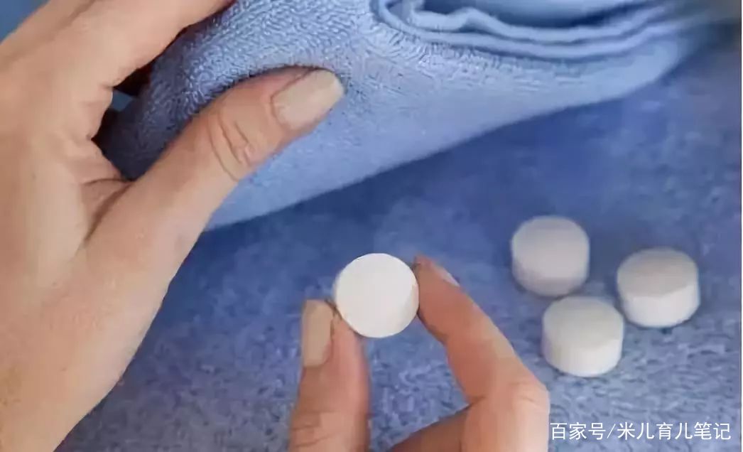 儿童吃了不明来历的糖果怎么办,2岁小孩误吞一个糖果