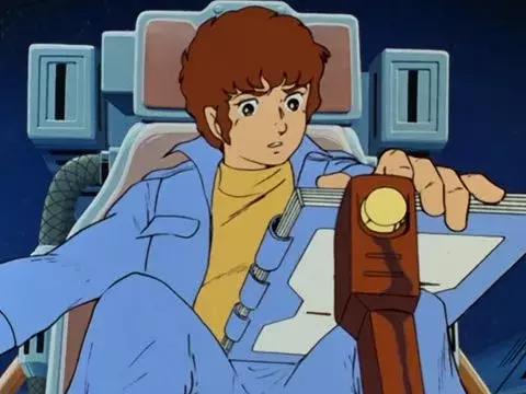 为什么高达粉丝的衣柜里都该有一件印着“自闭阿姆罗”的UT