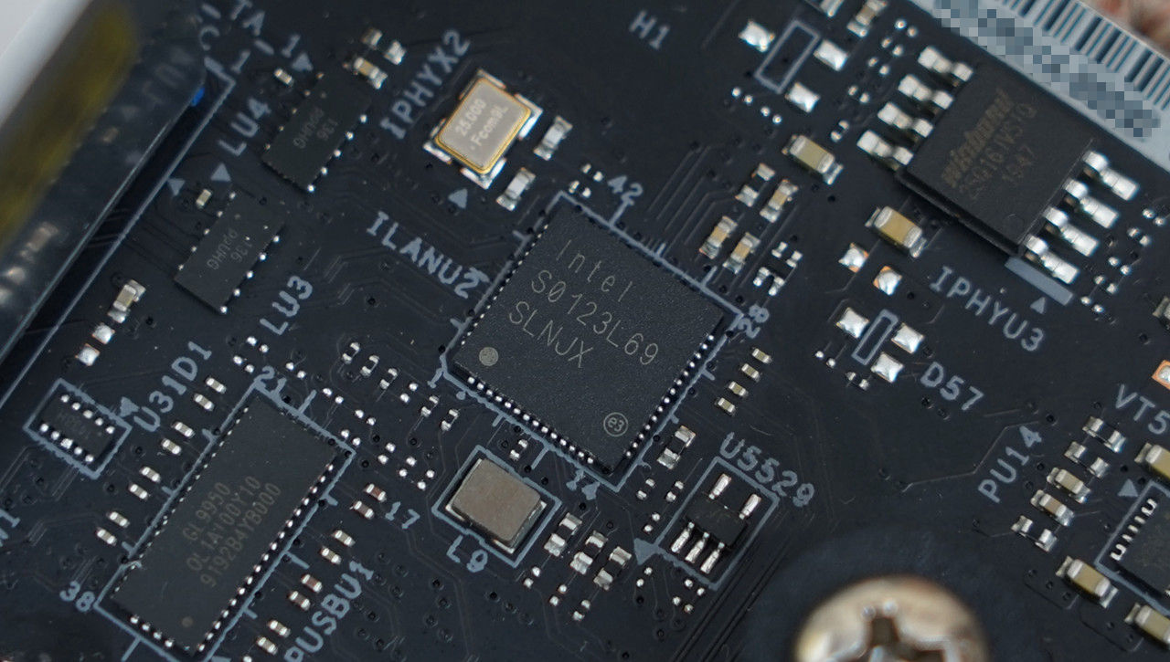 哪个机箱可以装3槽显卡,什么样的显卡适合装itx主机