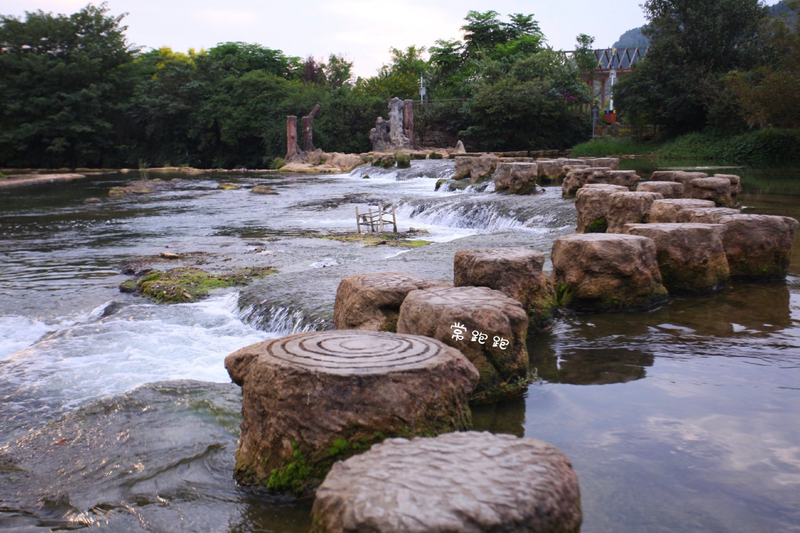 黄果树瀑布桃花源,贵州安顺黄果树瀑布特色