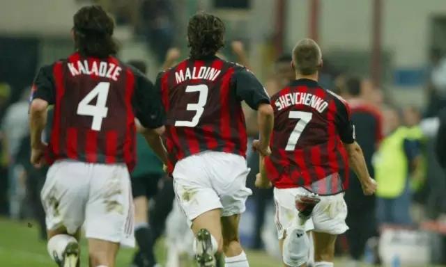 还有老球迷记得吗？意大利米兰德比！足球世界中曾经的第一德比