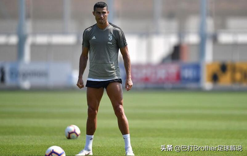 不会拍？C罗离家配图乡土气息浓，乔妹晒总裁睡姿像个200斤的胖子