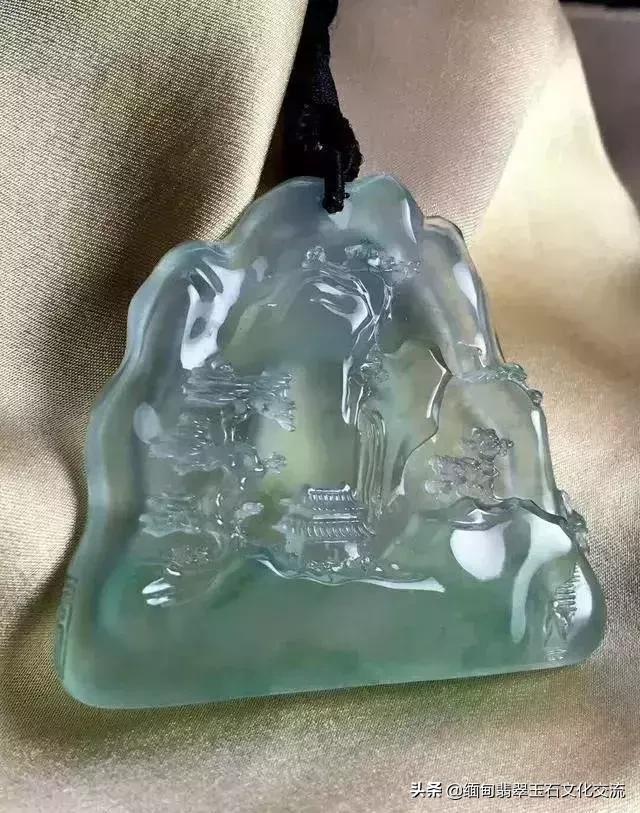 翡翠最简单的保养方法是用水泡吗,翡翠保养方法分享如何保养翡翠