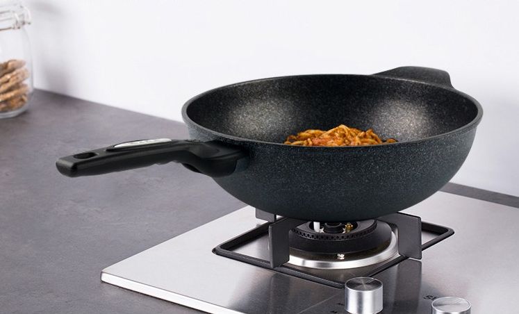 最新款无烟不粘锅,一款又便宜又实用的不粘锅