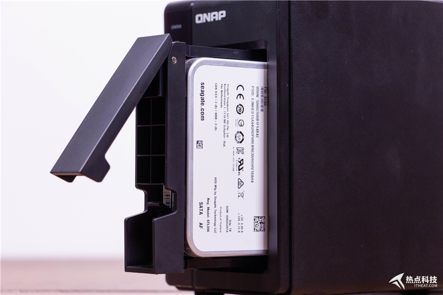 希捷酷狼6tbnas级硬盘,2.5英寸硬盘希捷酷狼