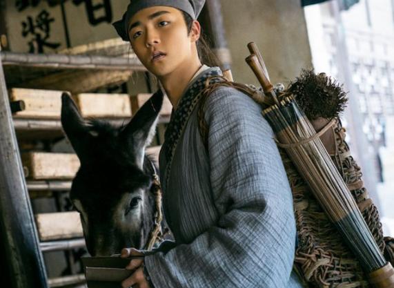 陈立农赤狐书生采访,陈立农赤狐书生翻跟头