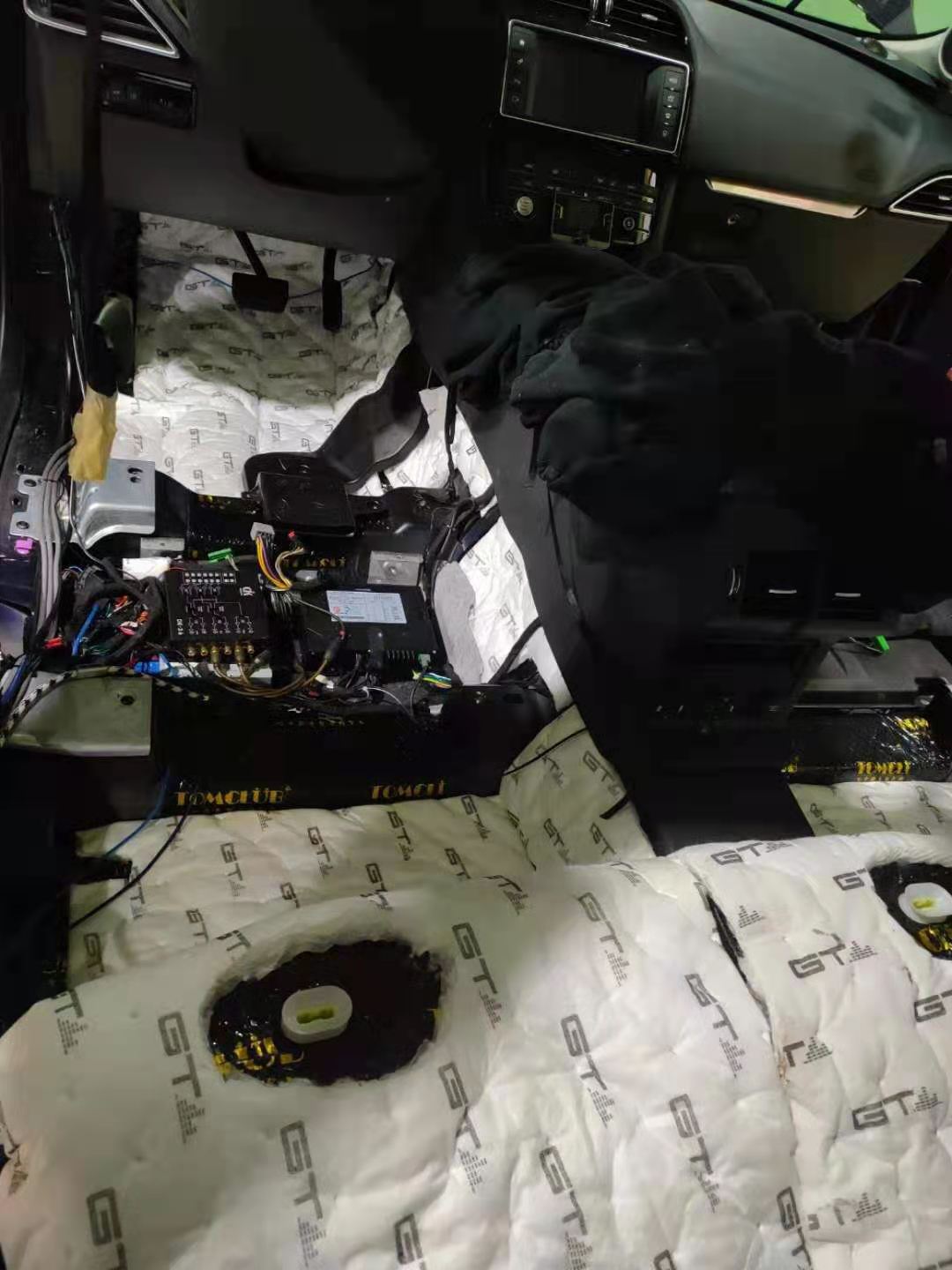 捷豹四门隔音视频,捷豹噪音大怎么改