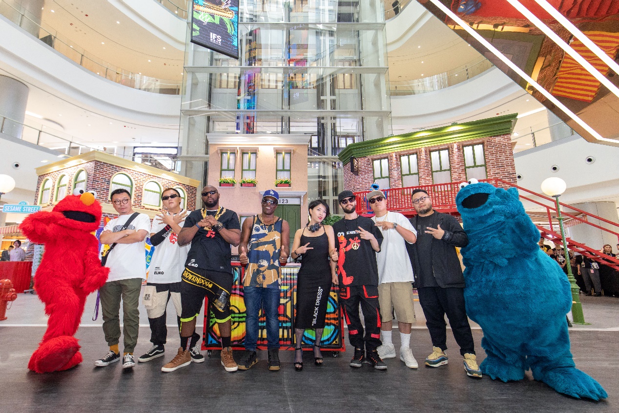 长沙ifs街头表演,ifs国金中心芝麻街