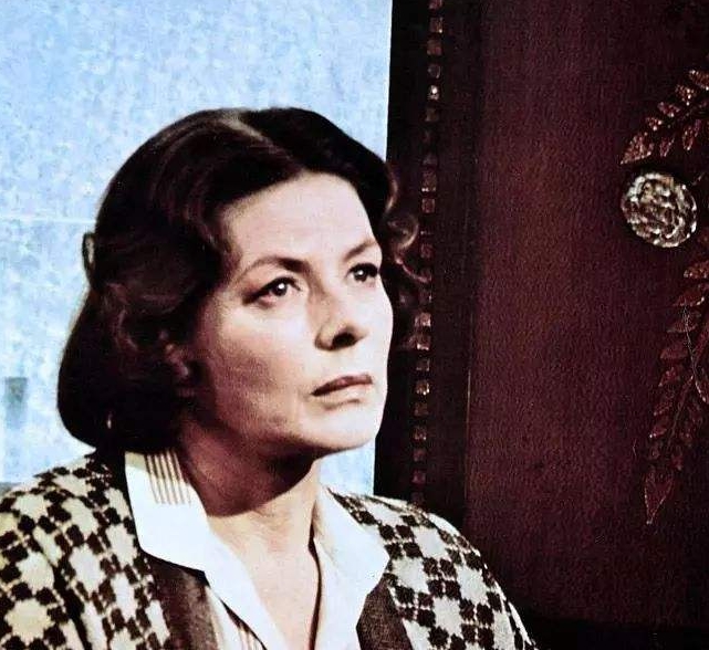 6部经典“火车电影”：当列车成为末日方舟，乘客们会和平相处吗