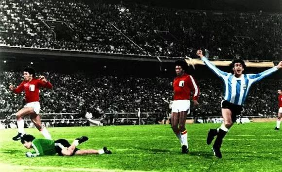 马拉多纳不可超越的传奇,拦不住的马拉多纳