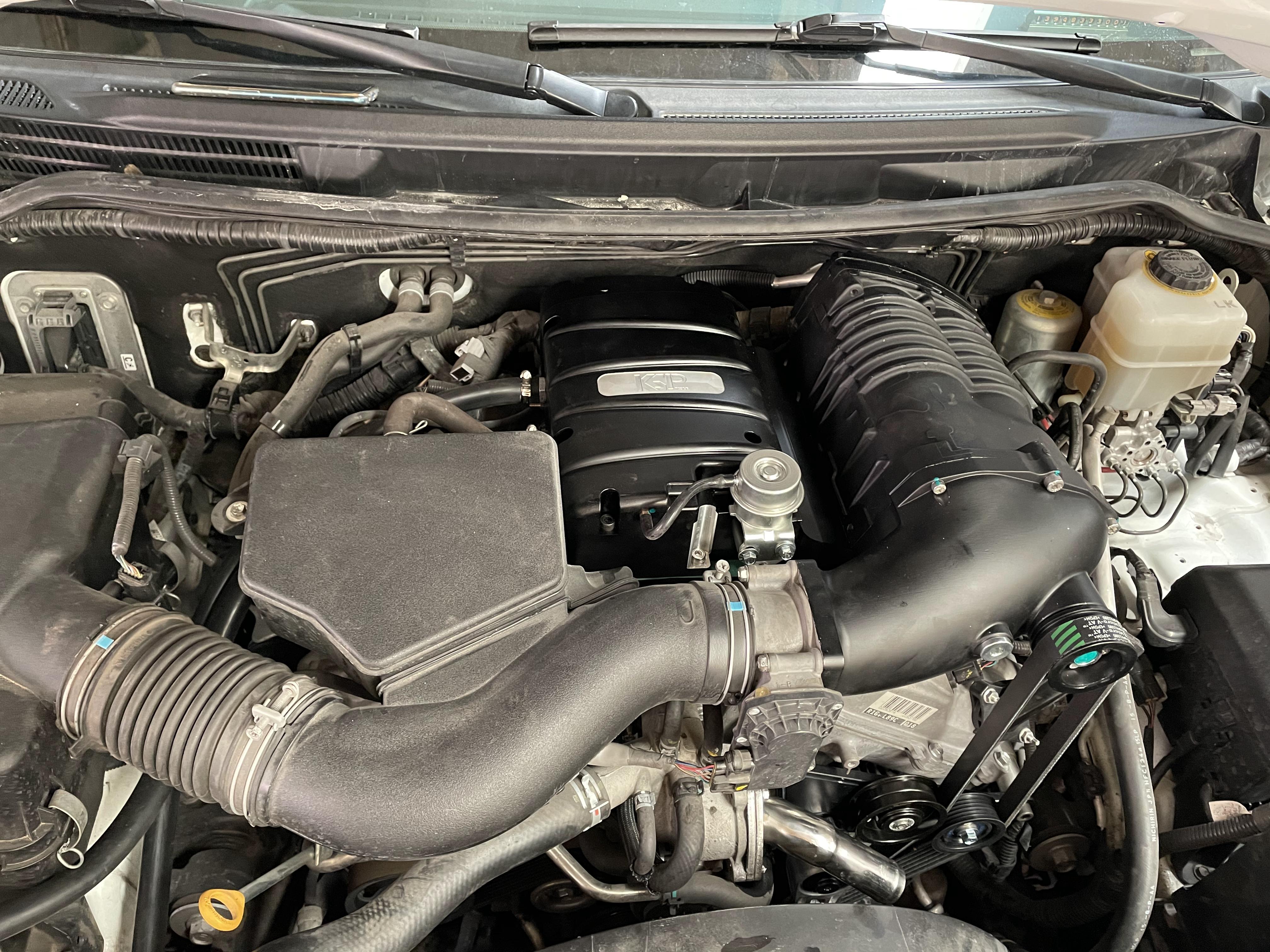 陆地巡洋舰v6和v8的动力区别,陆地巡洋舰2022款动力