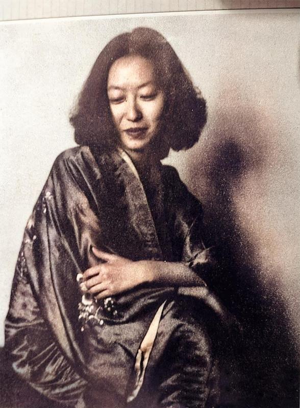 张爱玲在美国晚年生活经历,张爱玲嫁给65岁老作家贫寒度日