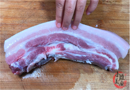 粉蒸肉里的香芋怎么做才不硬不干,做粉蒸肉的正确方法