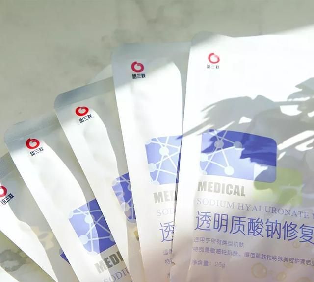 冬天需要一款超强补水面膜,一年四季都在做补水的女人